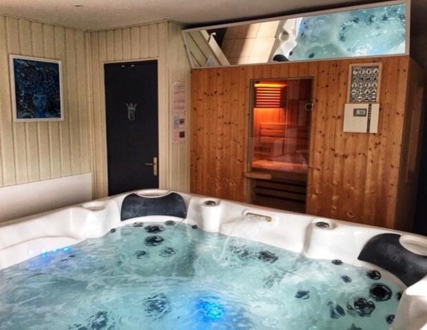 Gite Piscine Jacuzzi Privatises Clos Valentin Freulleville Luaran gambar